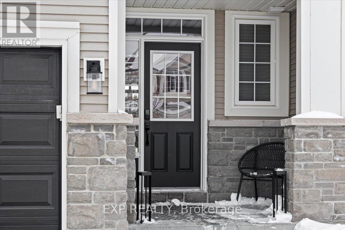 589 Pepperville Crescent, Ottawa, Ontario  K2M 0E7 - Photo 3 - X12822356