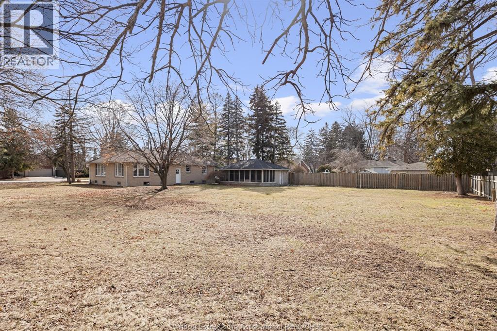 3985 Dougall Ave., Windsor, Ontario  N9G 1X3 - Photo 25 - 25017024