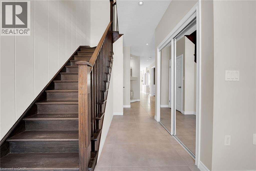 8 Chartwell Circle, Hamilton, Ontario  L9A 0B6 - Photo 19 - 40807129