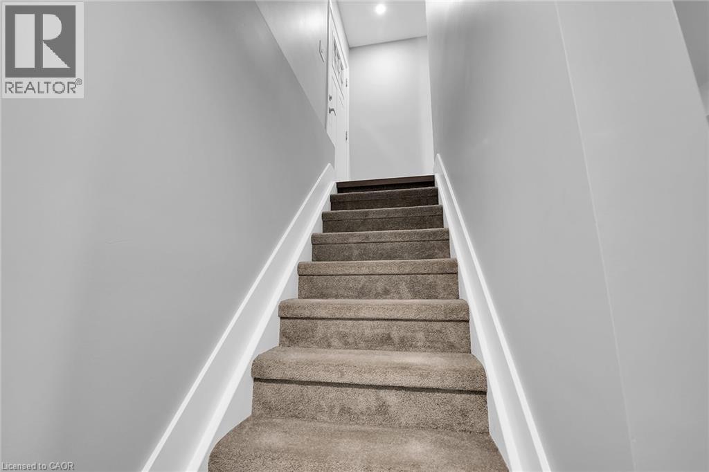 8 Chartwell Circle, Hamilton, Ontario  L9A 0B6 - Photo 43 - 40807129