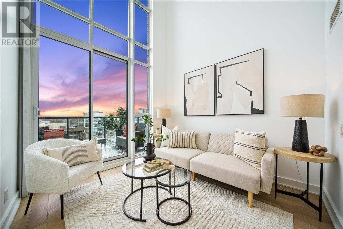 717 - 5 Hanna Avenue, Toronto, Ontario  M6K 1W8 - Photo 1 - C12822056