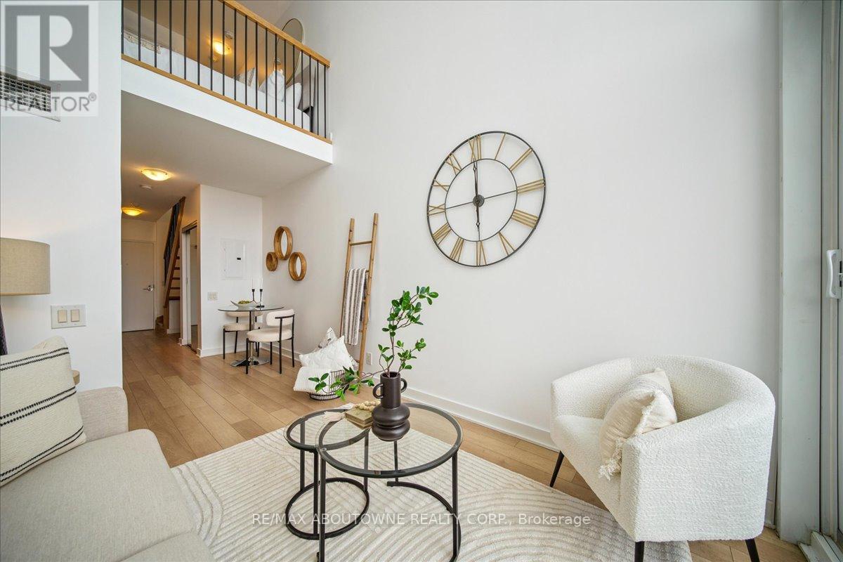 717 - 5 Hanna Avenue, Toronto, Ontario  M6K 1W8 - Photo 4 - C12822056