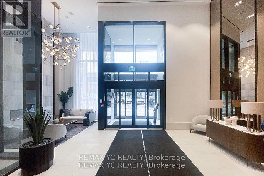 706 - 2020 Bathurst Street, Toronto (Humewood-Cedarvale), Ontario  M5P 0A6 - Photo 3 - C12822110