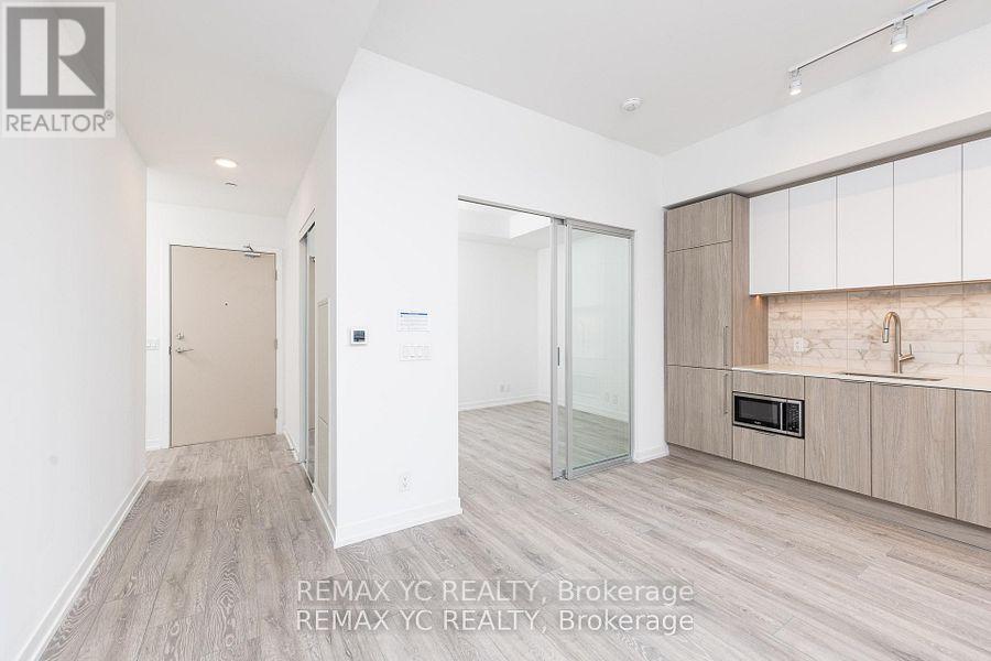 706 - 2020 Bathurst Street, Toronto (Humewood-Cedarvale), Ontario  M5P 0A6 - Photo 4 - C12822110