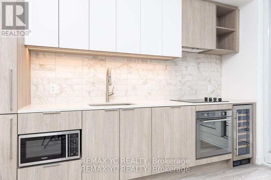 706 - 2020 Bathurst Street, Toronto (Humewood-Cedarvale), Ontario  M5P 0A6 - Photo 7 - C12822110