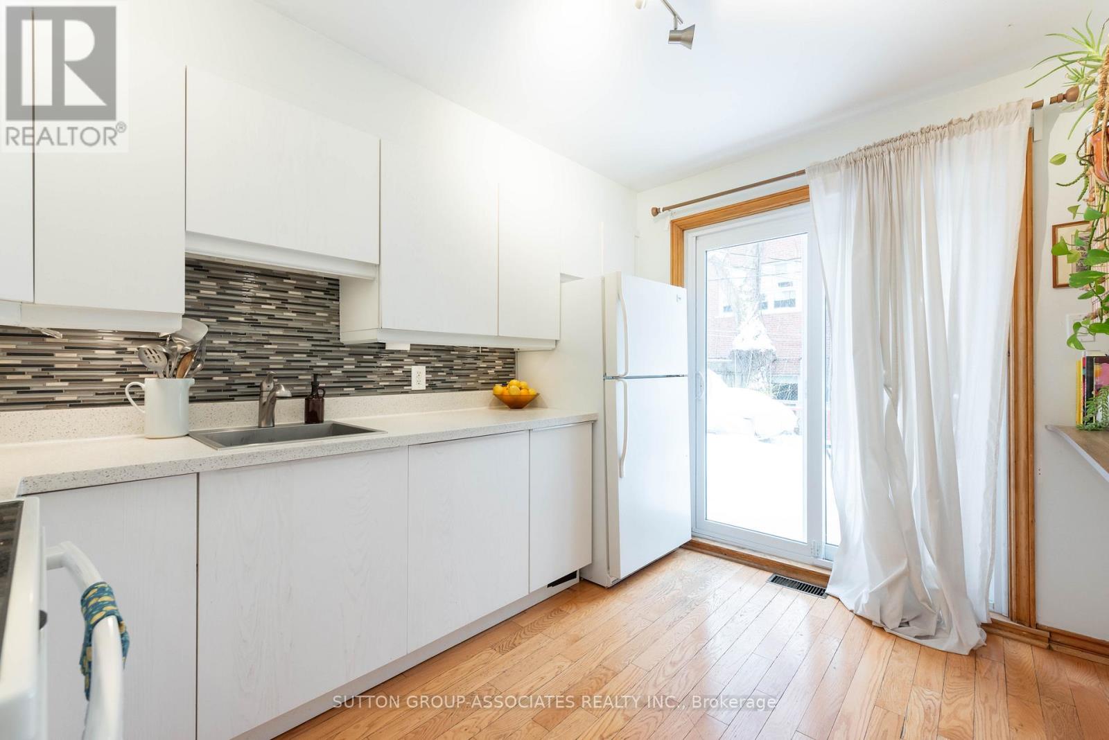 257 Benson Avenue, Toronto (Wychwood), Ontario  M6G 2J7 - Photo 10 - C12822126