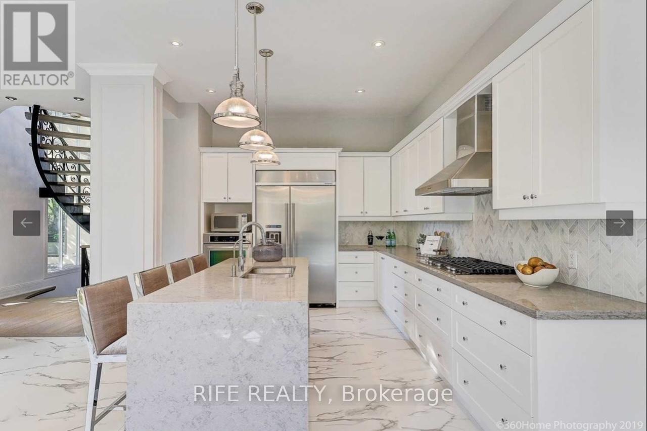 423 Bedford Park Avenue, Toronto, Ontario  M5M 1K2 - Photo 3 - C12822154