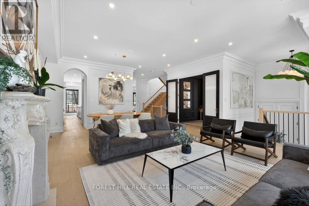 115 PARK HOME AVENUE, Toronto, Ontario