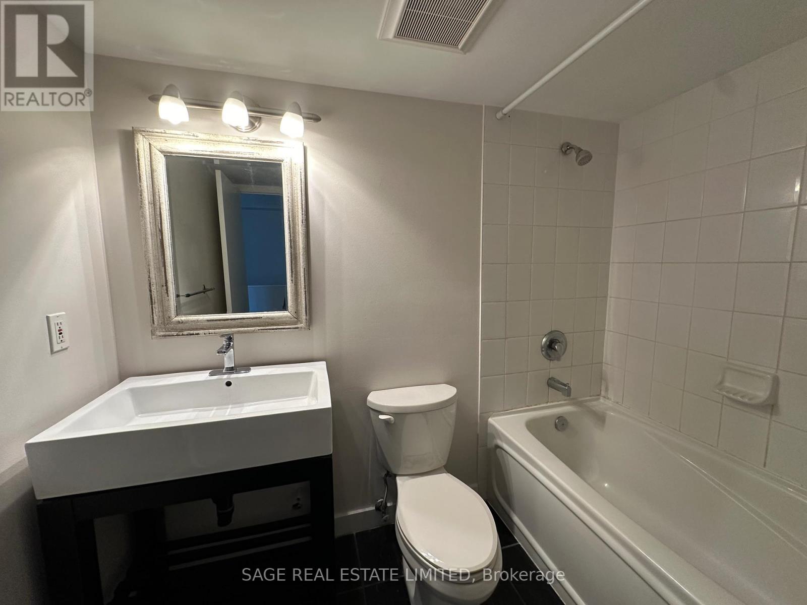 901 - 77 Lombard Street, Toronto, Ontario  M5C 3E1 - Photo 15 - C12822214