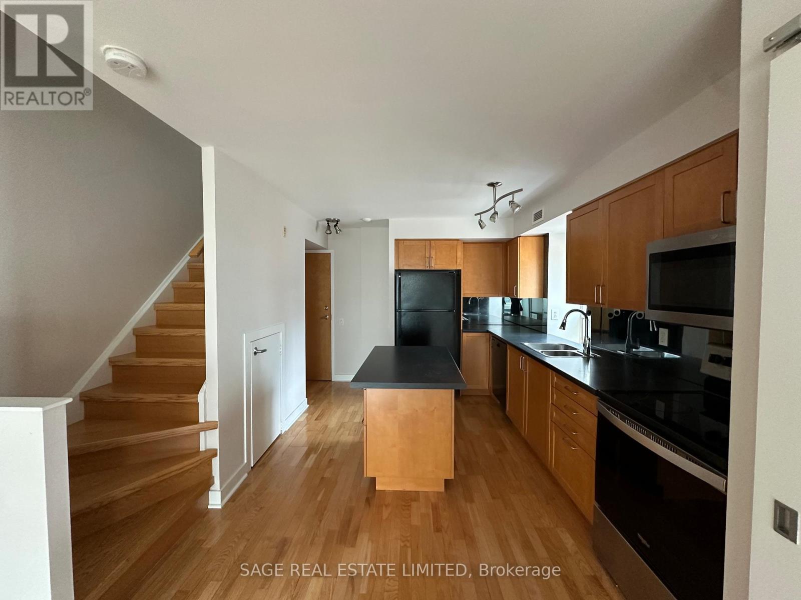 901 - 77 Lombard Street, Toronto, Ontario  M5C 3E1 - Photo 3 - C12822214