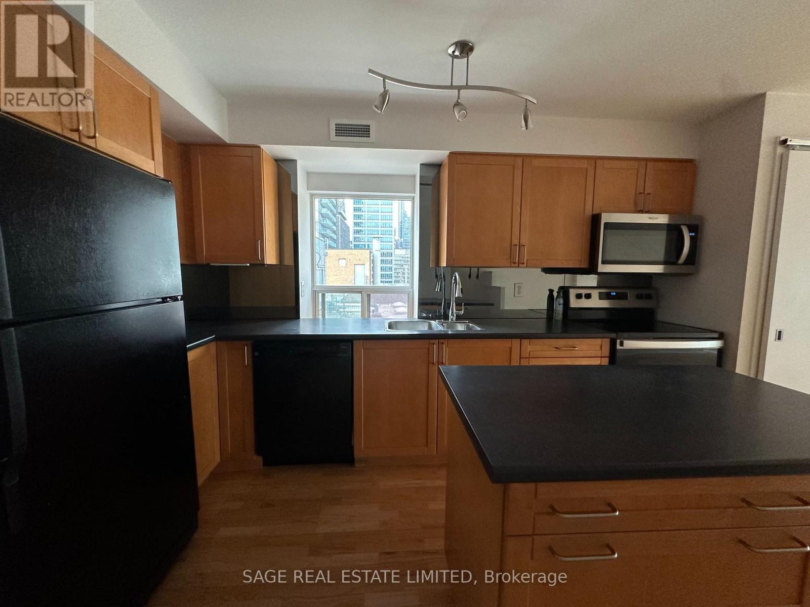 901 - 77 Lombard Street, Toronto, Ontario  M5C 3E1 - Photo 4 - C12822214