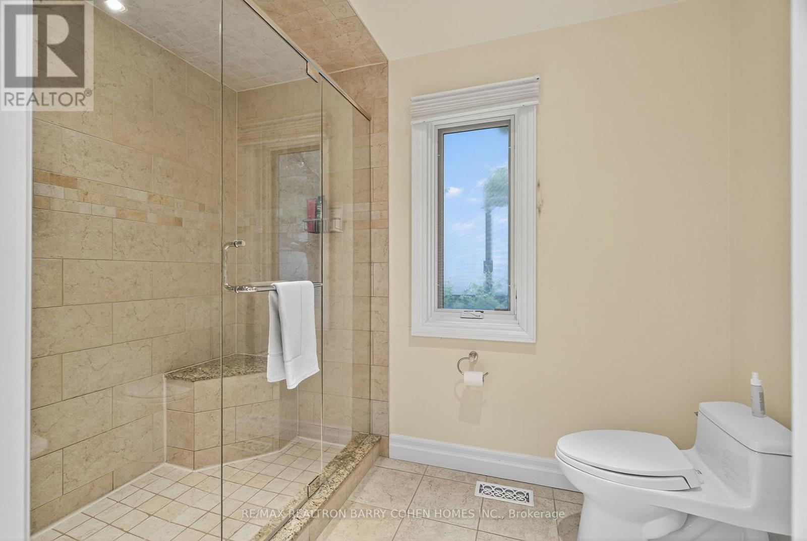 84 Truman Road, Toronto, Ontario  M2L 2L6 - Photo 21 - C12822288