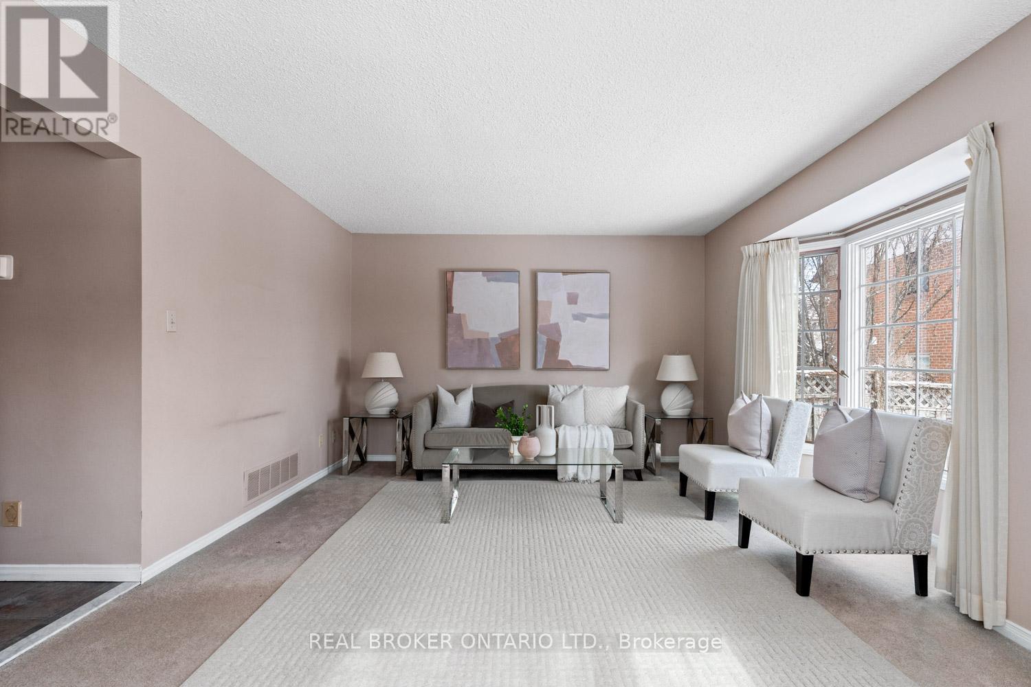 1501 Silver Spruce Drive, Pickering, Ontario  L1V 5G9 - Photo 5 - E12822064