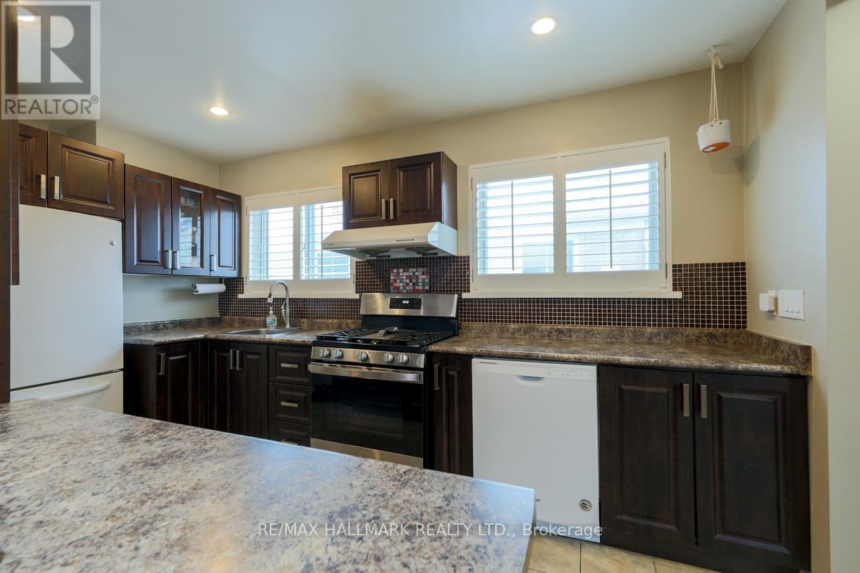 12 Trinnell Boulevard, Toronto, Ontario  M1L 1S7 - Photo 5 - E12822198