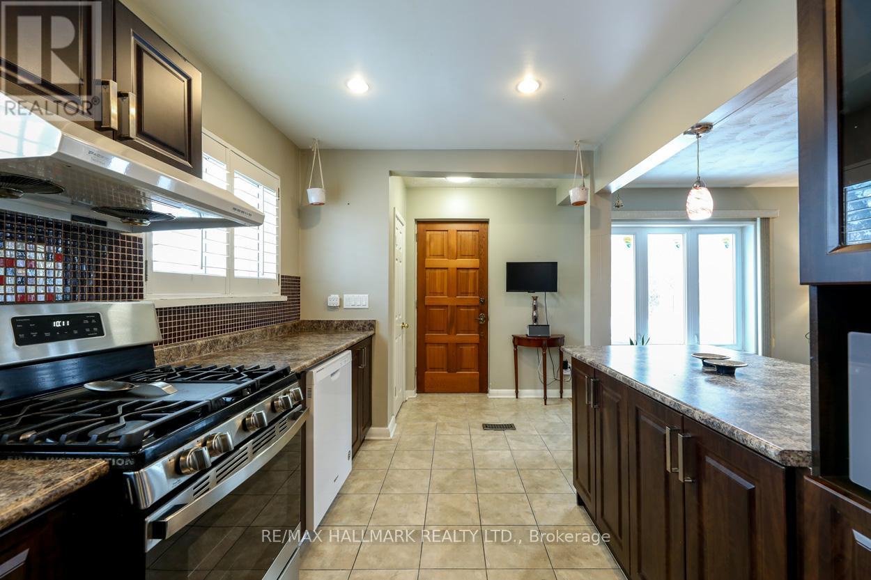 12 Trinnell Boulevard, Toronto, Ontario  M1L 1S7 - Photo 6 - E12822198