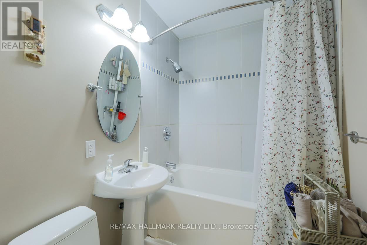 12 Trinnell Boulevard, Toronto, Ontario  M1L 1S7 - Photo 9 - E12822198