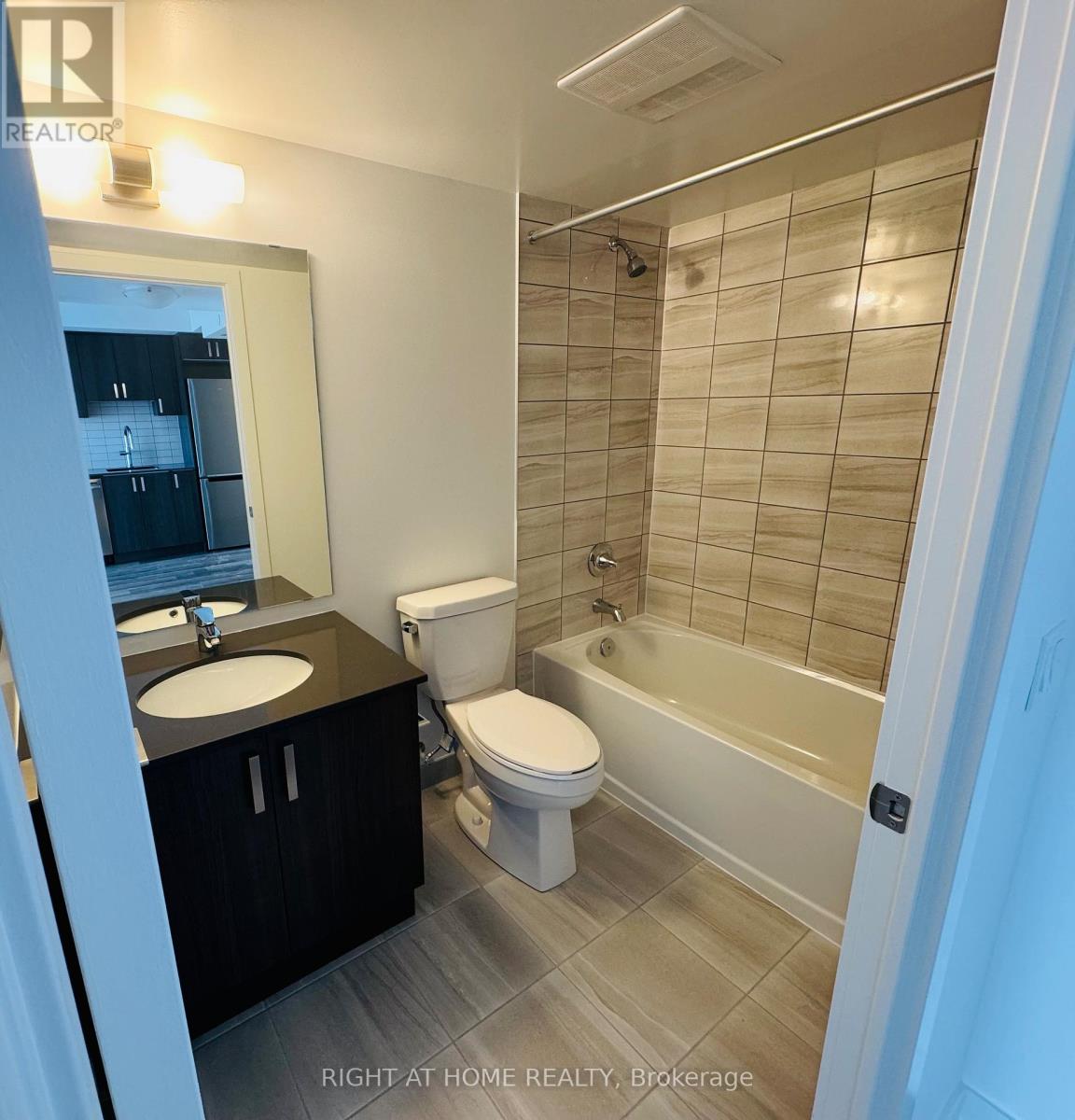 1804 - 1010 Sandy Beach Road, Pickering (Bay Ridges), Ontario  L1W 0C7 - Photo 4 - E12822262