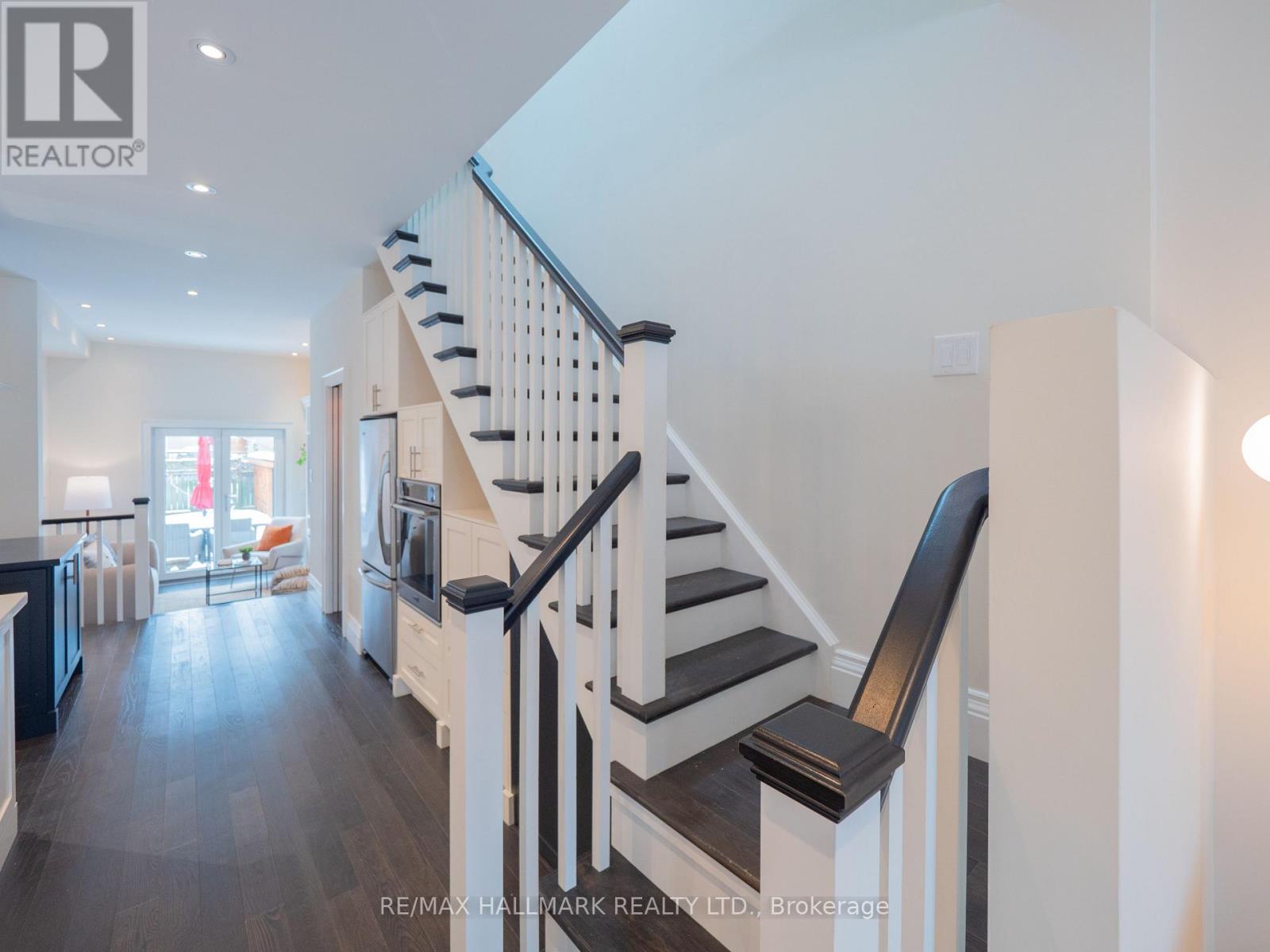 218 Westlake Avenue, Toronto, Ontario  M4C 4S9 - Photo 18 - E12822344