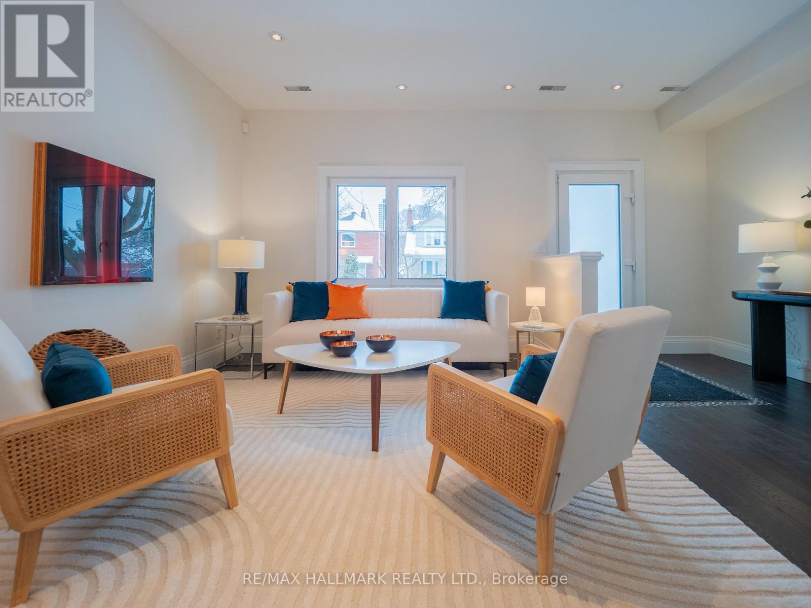 218 Westlake Avenue, Toronto, Ontario  M4C 4S9 - Photo 4 - E12822344