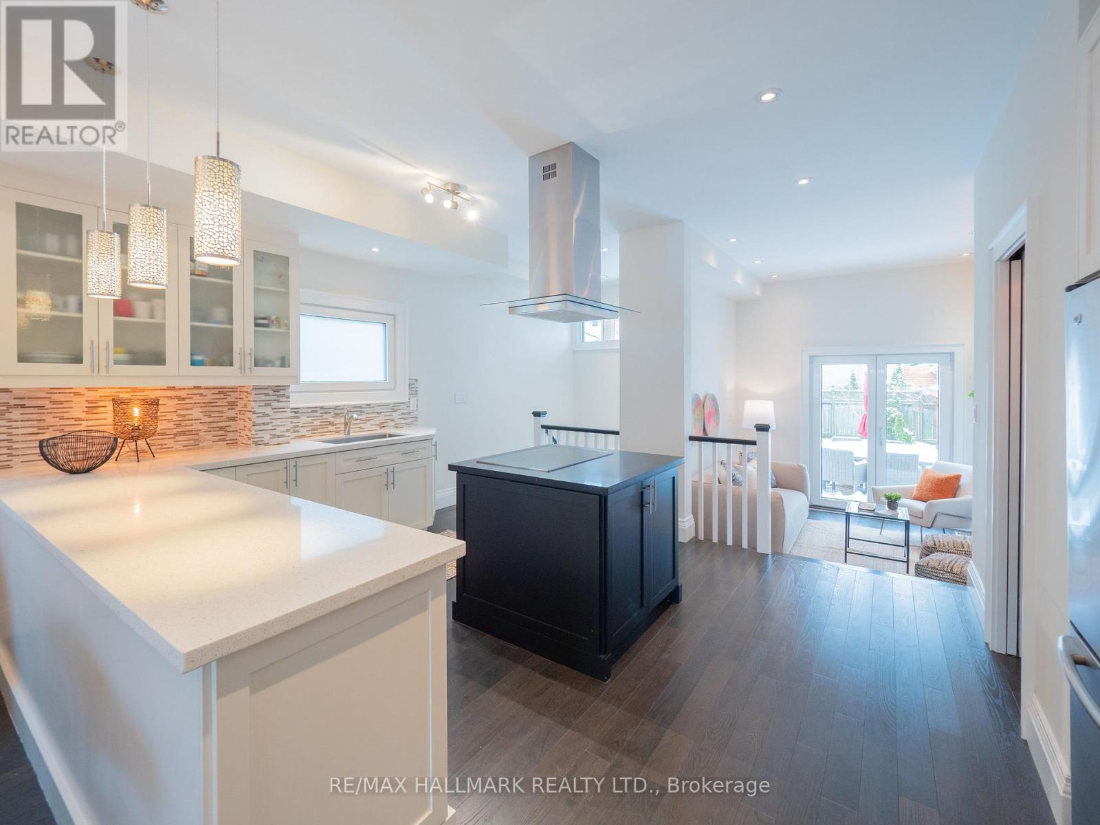 218 Westlake Avenue, Toronto, Ontario  M4C 4S9 - Photo 9 - E12822344