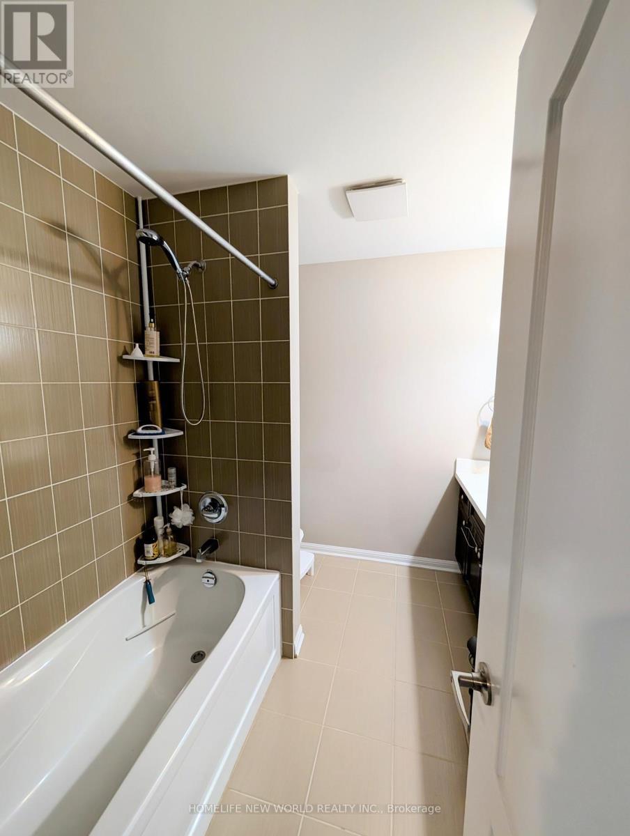 105 James Parrott Avenue, Markham, Ontario  L6E 2B3 - Photo 15 - N12822072