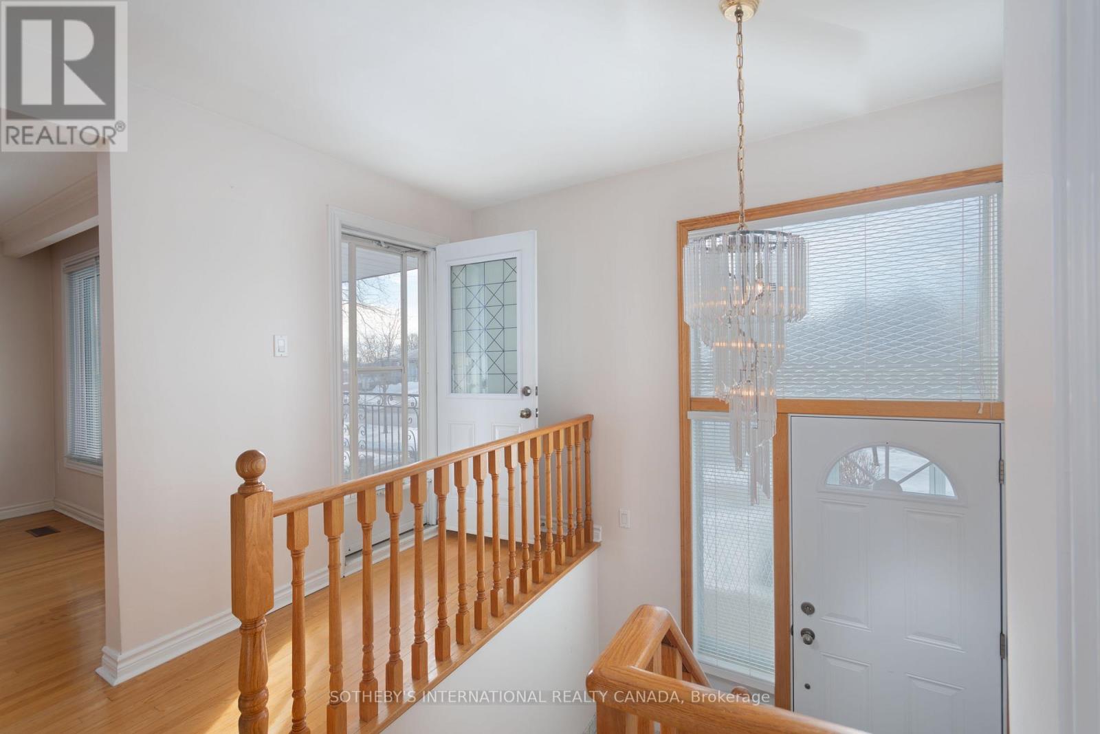 90 Andrew Park, Vaughan, Ontario  L4L 1E9 - Photo 3 - N12822244