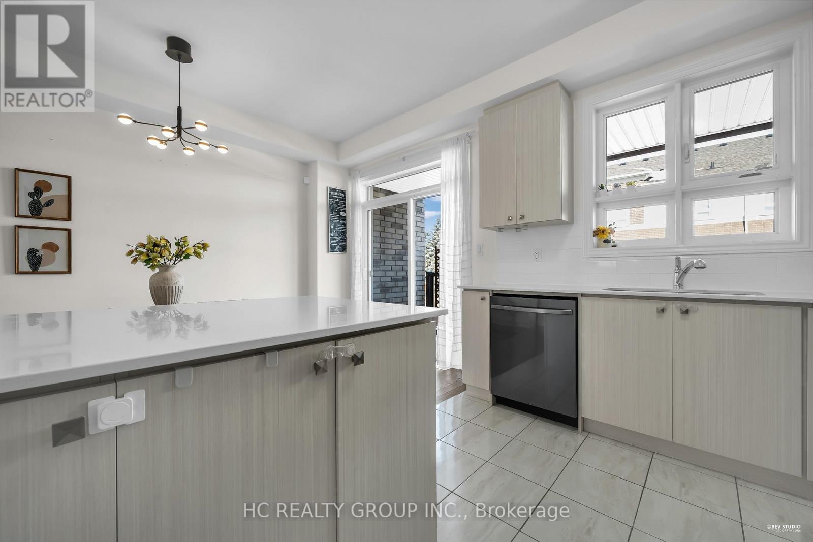 64 Chicago Lane, Markham, Ontario  L6E 0V6 - Photo 12 - N12822254