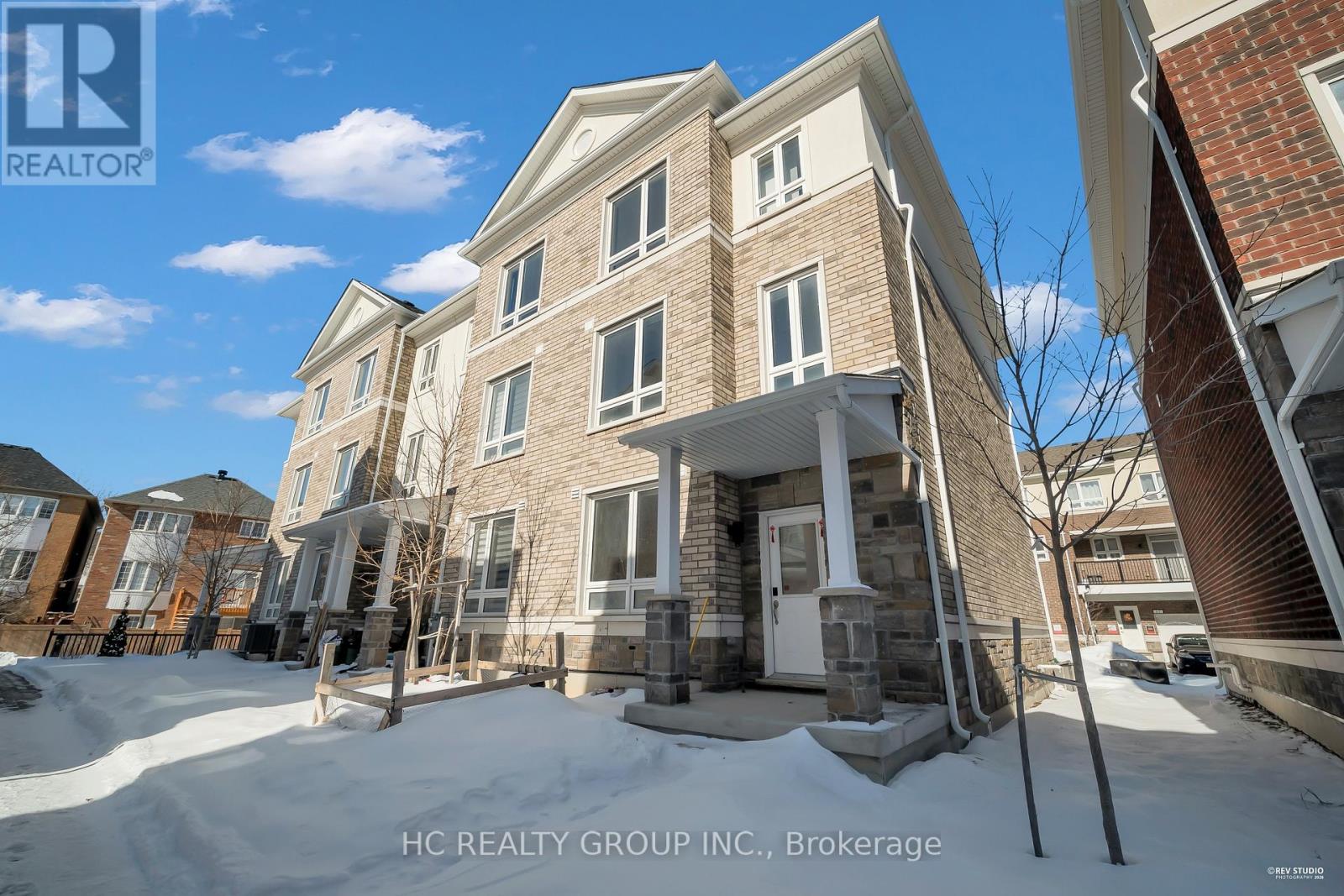 64 Chicago Lane, Markham, Ontario  L6E 0V6 - Photo 3 - N12822254