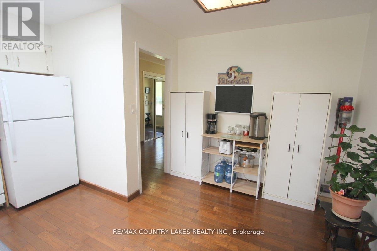 25725 Maple Beach Road, Brock (Beaverton), Ontario  L0K 1A0 - Photo 13 - N12822276