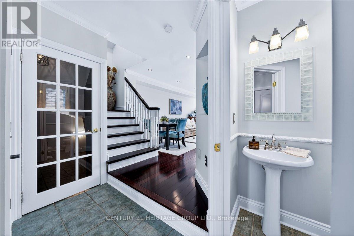 23 Long Point Drive, Richmond Hill, Ontario  L4E 3W9 - Photo 8 - N12822316