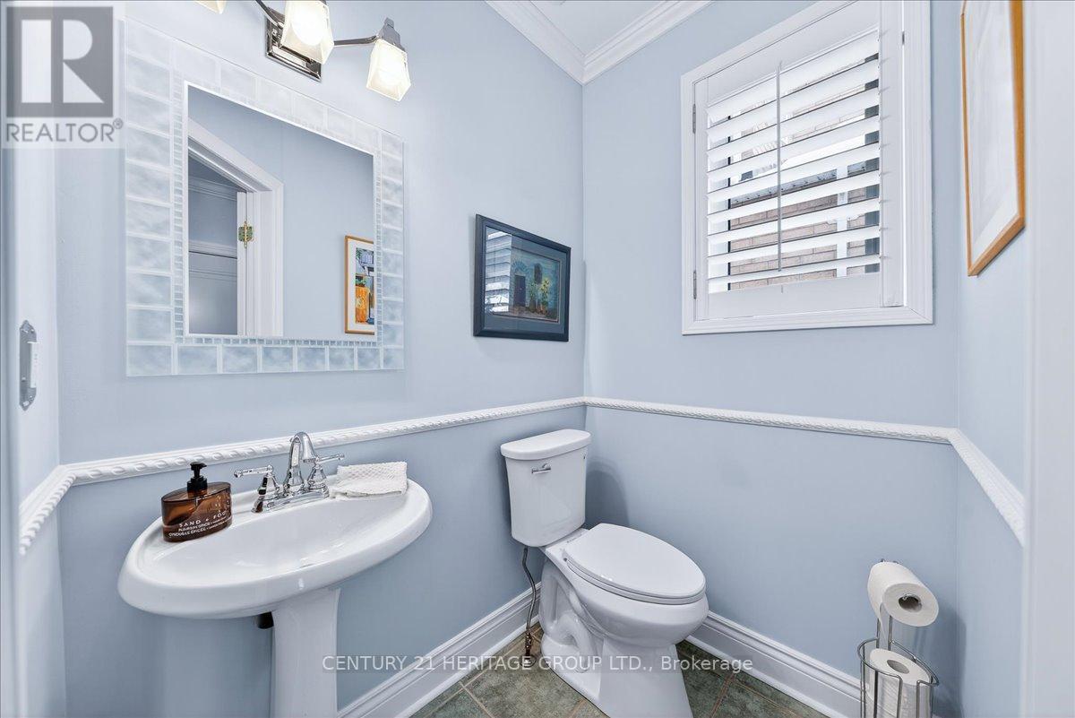 23 Long Point Drive, Richmond Hill, Ontario  L4E 3W9 - Photo 9 - N12822316