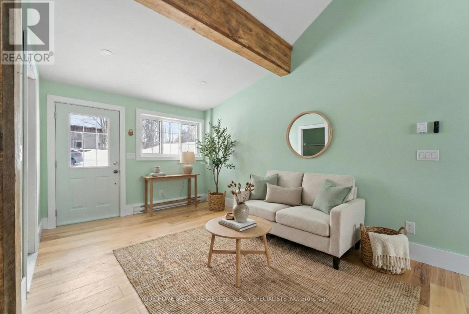 4396 Penetanguishene Road, Springwater, Ontario  L0L 1V0 - Photo 4 - S12822150