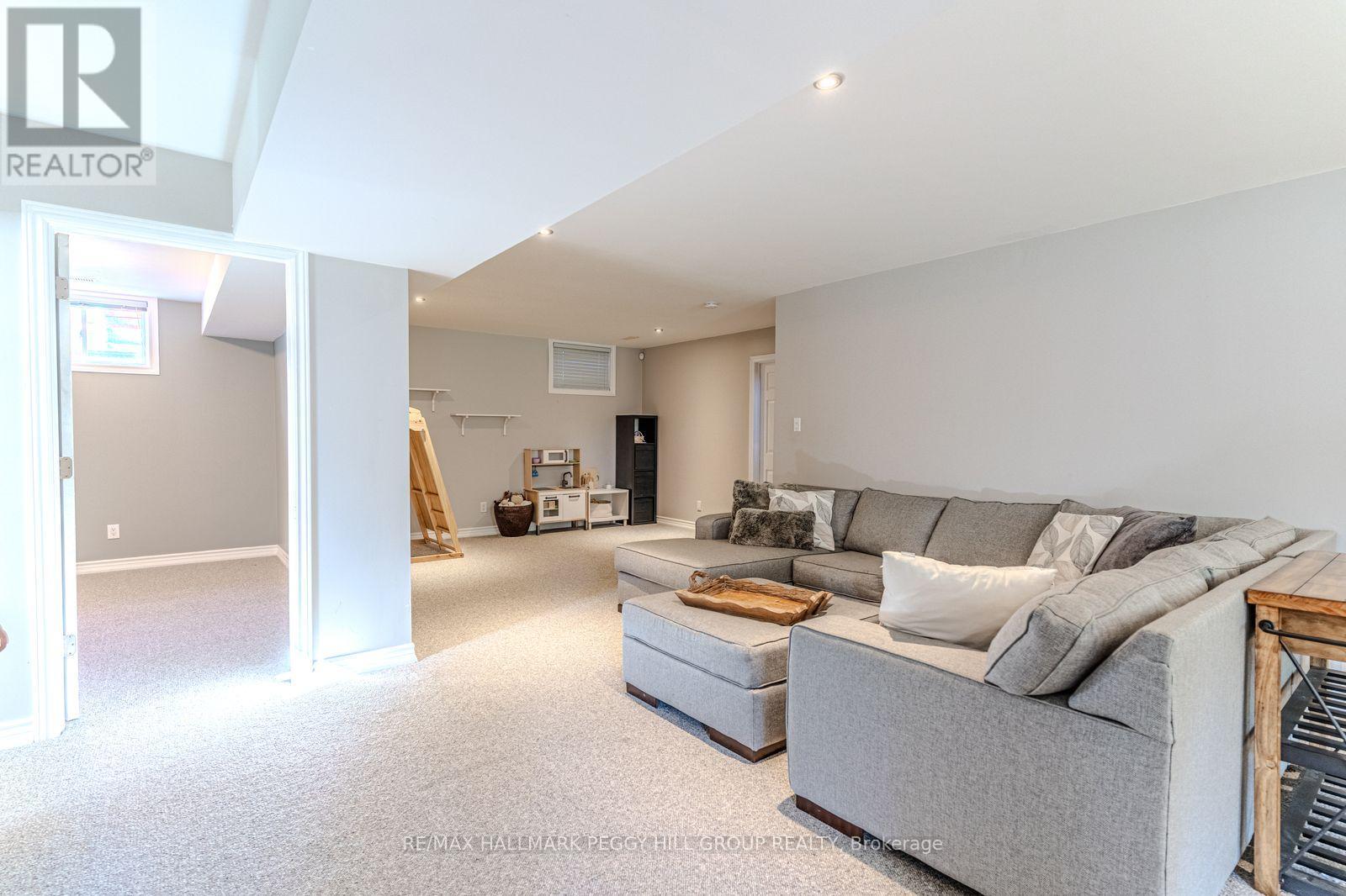 20 Rosemarie Drive, Oro-Medonte, Ontario  L0L 1T0 - Photo 19 - S12822282