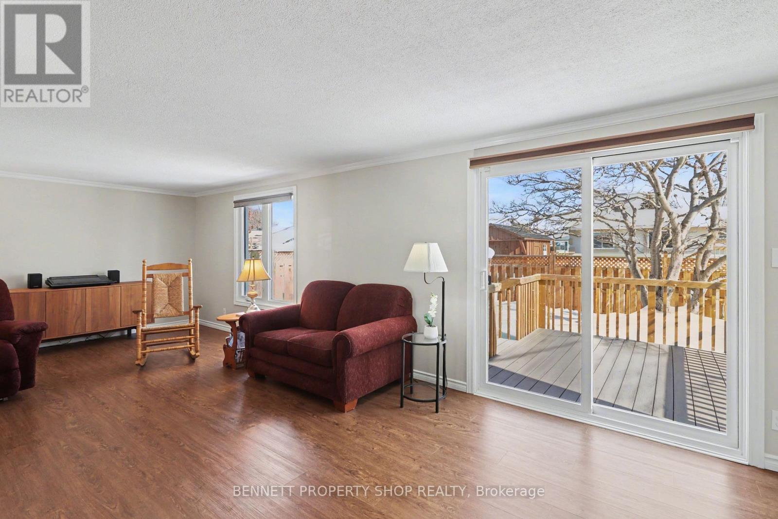 1503 Blackheath Street, Ottawa, Ontario  K1E 1K6 - Photo 8 - X12822310