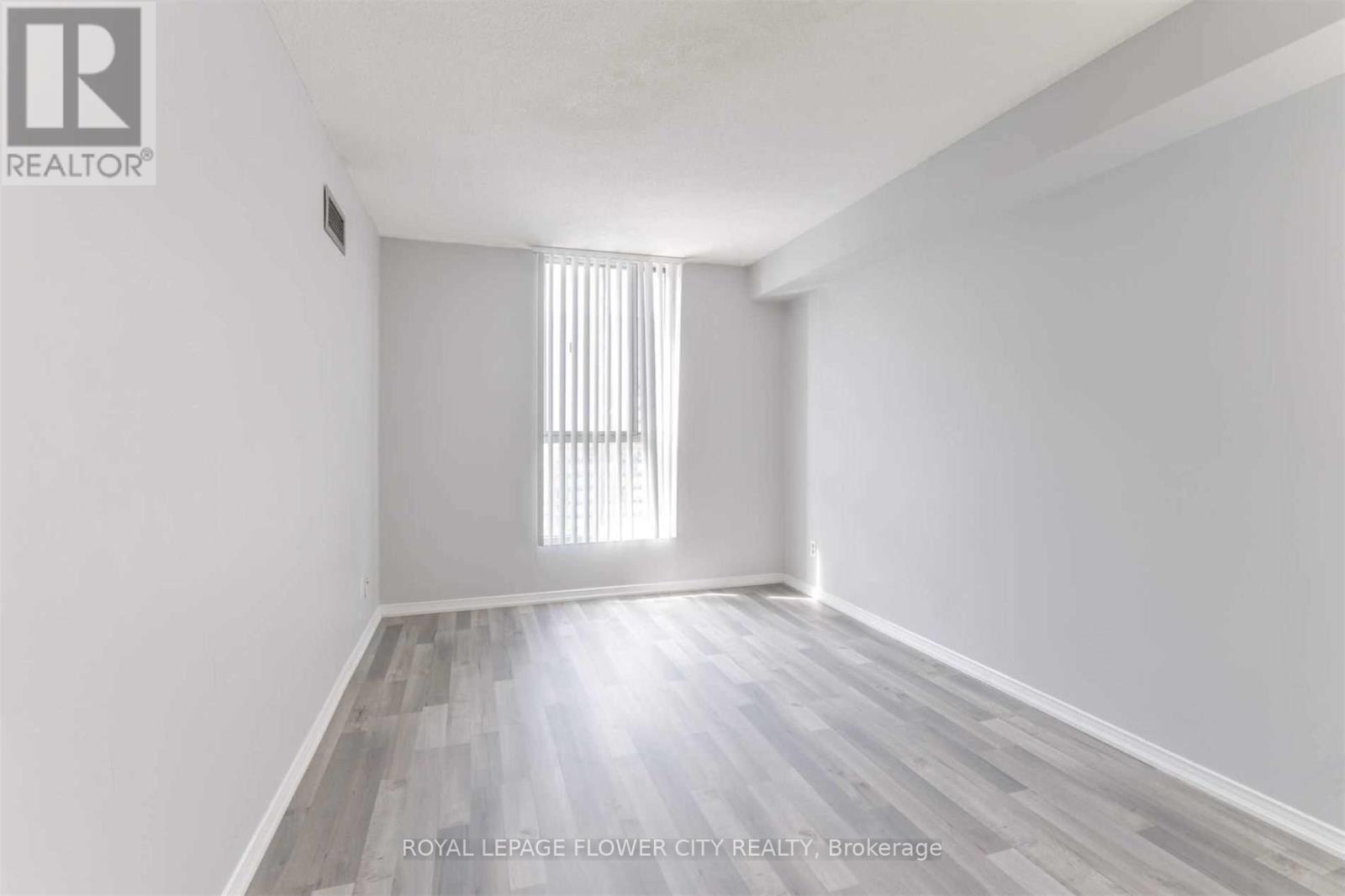 1709 - 115 Hillcrest Avenue, Mississauga, Ontario  L5B 3Y9 - Photo 6 - W12822070