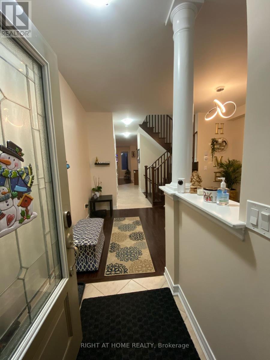 29 Villadowns Trail S, Brampton, Ontario  L6R 0B6 - Photo 3 - W12822074