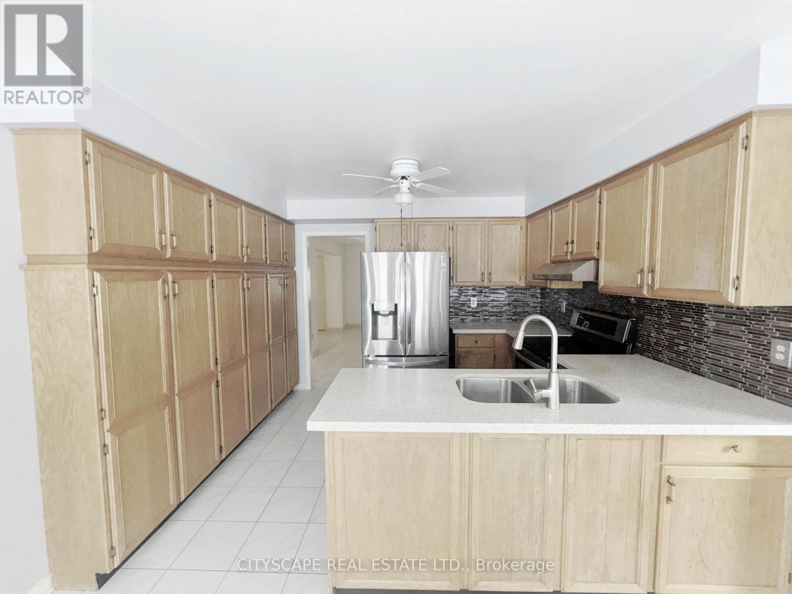 2702 Hardy Crescent, Oakville, Ontario  L6J 7B9 - Photo 12 - W12822146