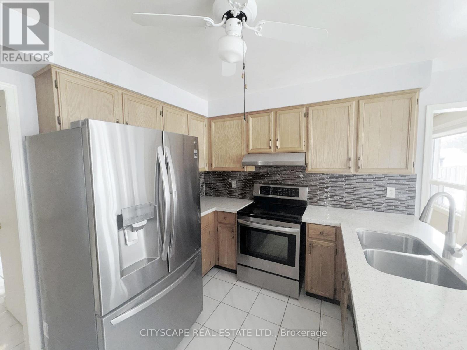 2702 Hardy Crescent, Oakville, Ontario  L6J 7B9 - Photo 14 - W12822146