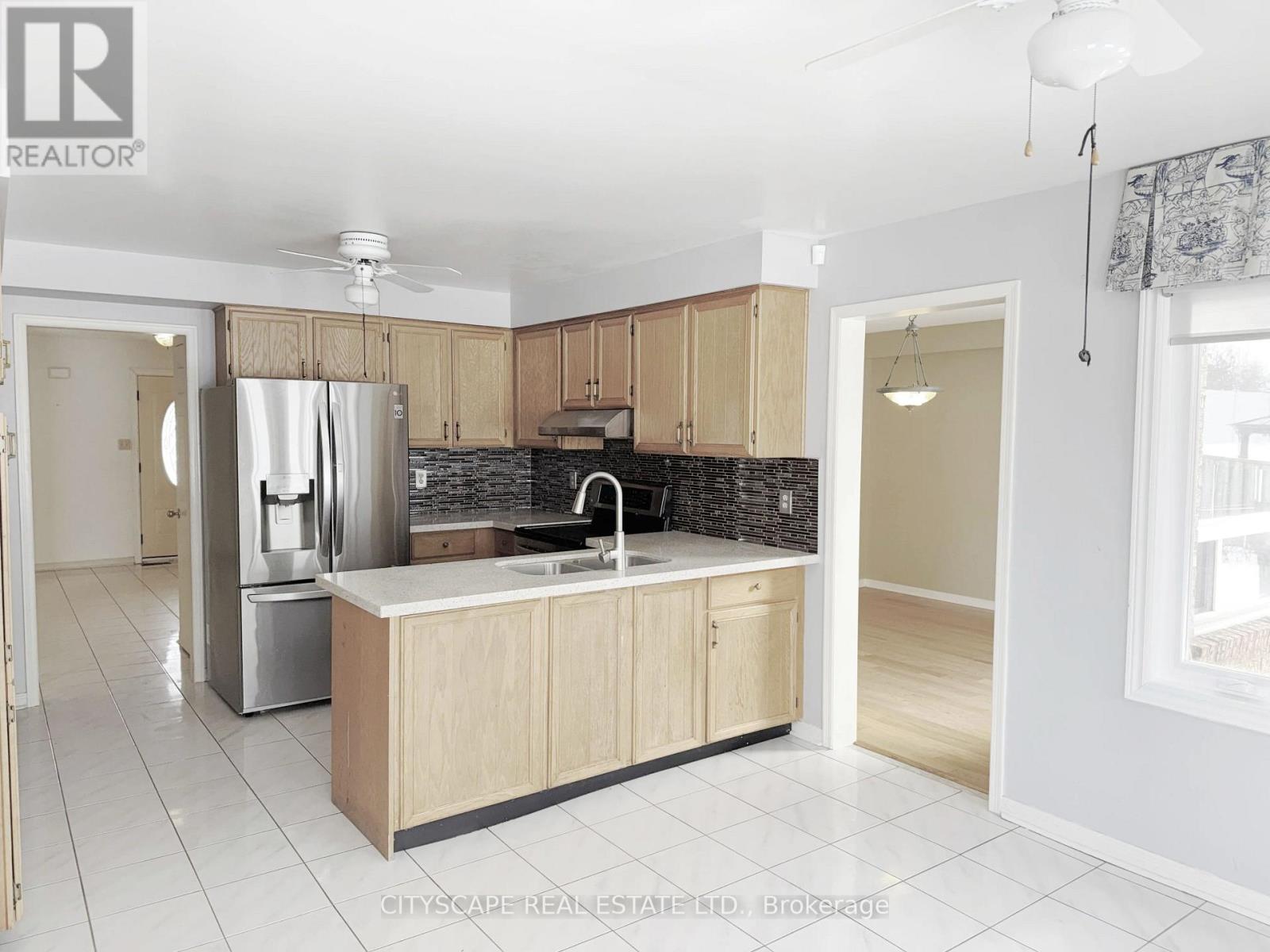 2702 Hardy Crescent, Oakville, Ontario  L6J 7B9 - Photo 15 - W12822146