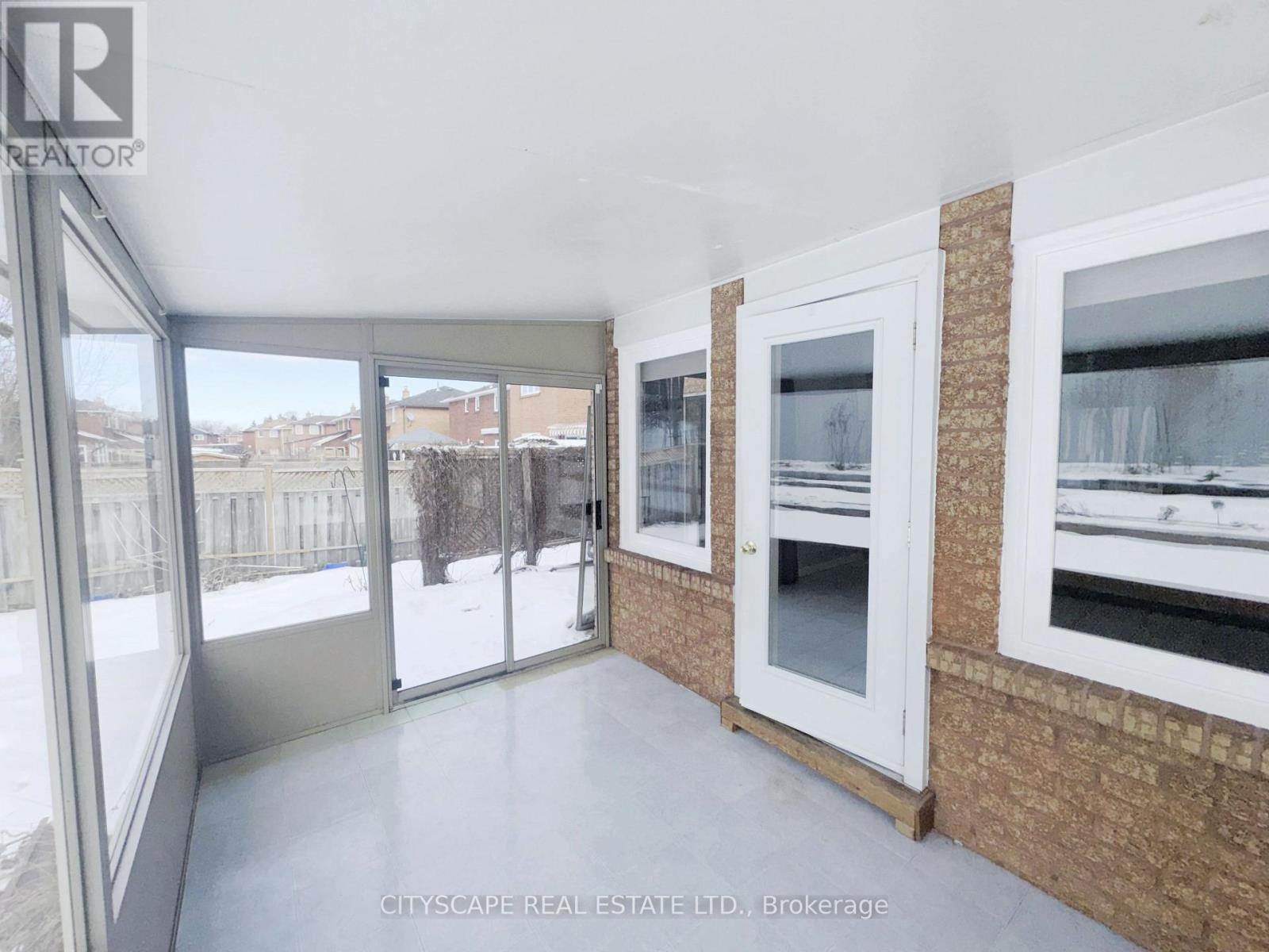 2702 Hardy Crescent, Oakville, Ontario  L6J 7B9 - Photo 18 - W12822146