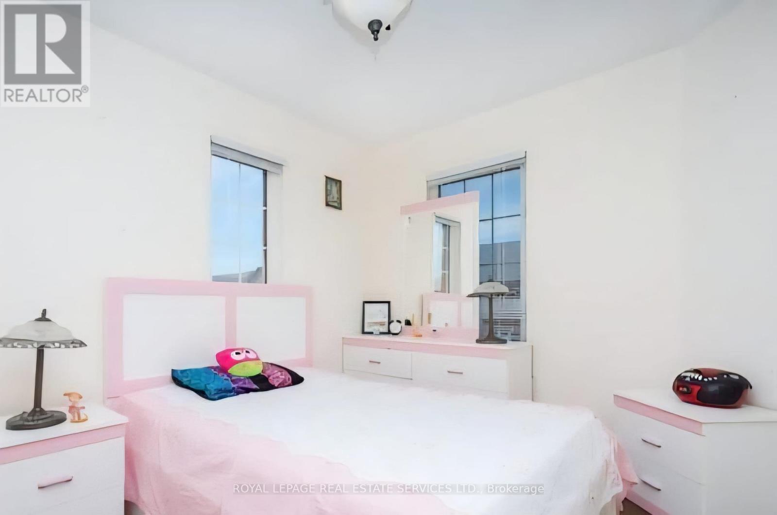 439 Aspendale Crescent, Mississauga, Ontario  L5W 0E7 - Photo 12 - W12822158