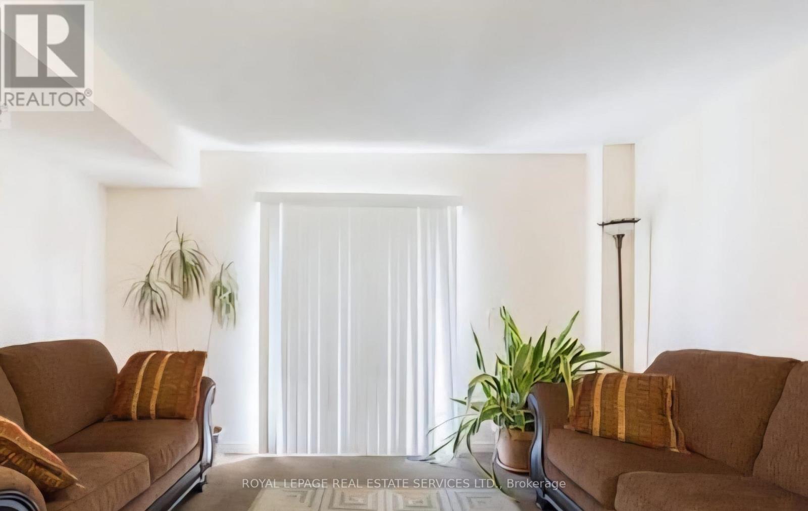 439 Aspendale Crescent, Mississauga, Ontario  L5W 0E7 - Photo 4 - W12822158