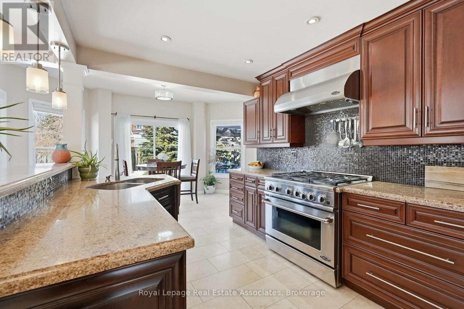 3173 Spring Creek Crescent, Mississauga, Ontario  L5N 4S2 - Photo 11 - W12822170