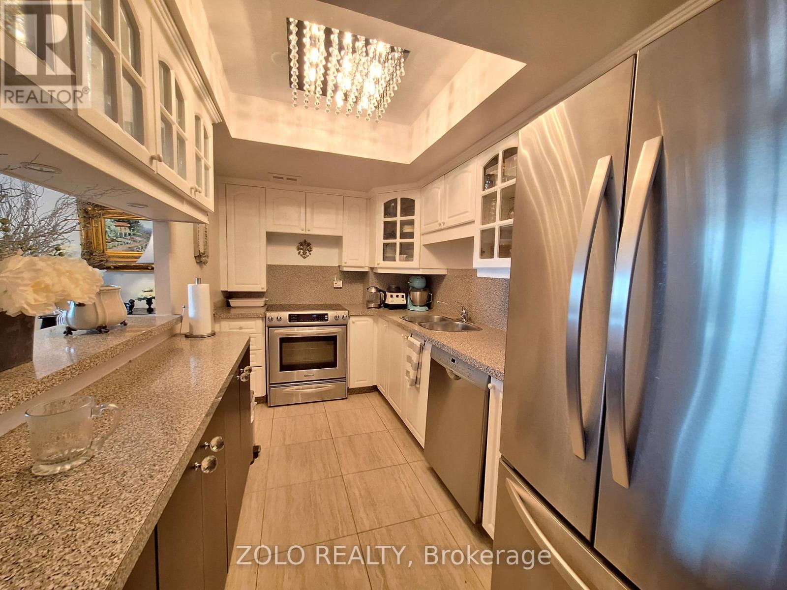 1001 - 300 Webb Drive, Mississauga, Ontario  L5B 3W3 - Photo 13 - W12822200