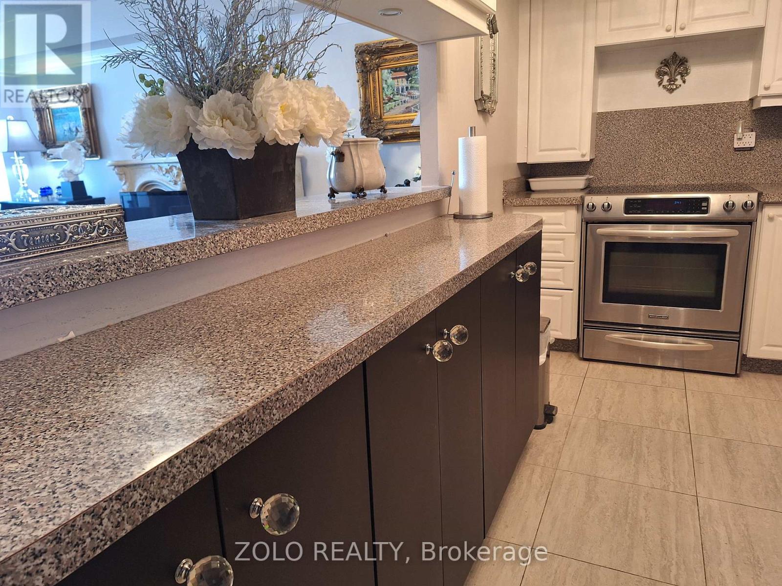 1001 - 300 Webb Drive, Mississauga, Ontario  L5B 3W3 - Photo 15 - W12822200