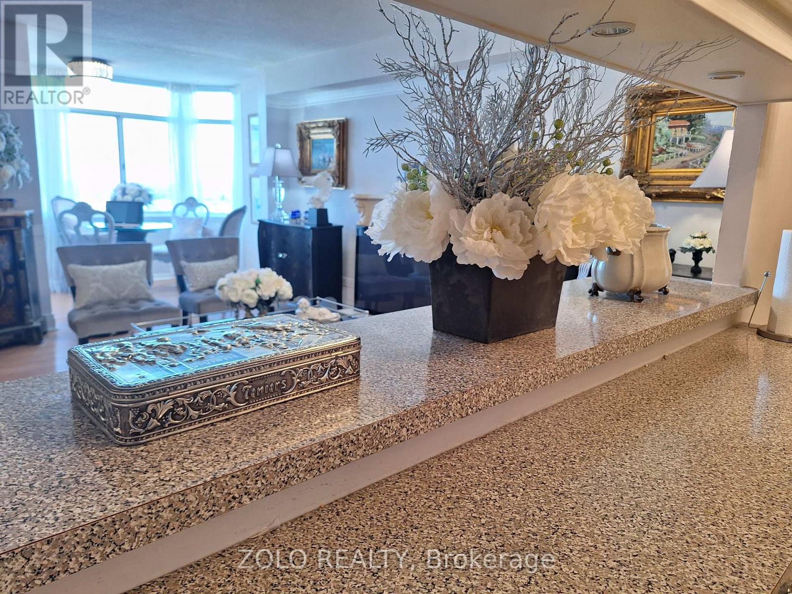 1001 - 300 Webb Drive, Mississauga, Ontario  L5B 3W3 - Photo 16 - W12822200