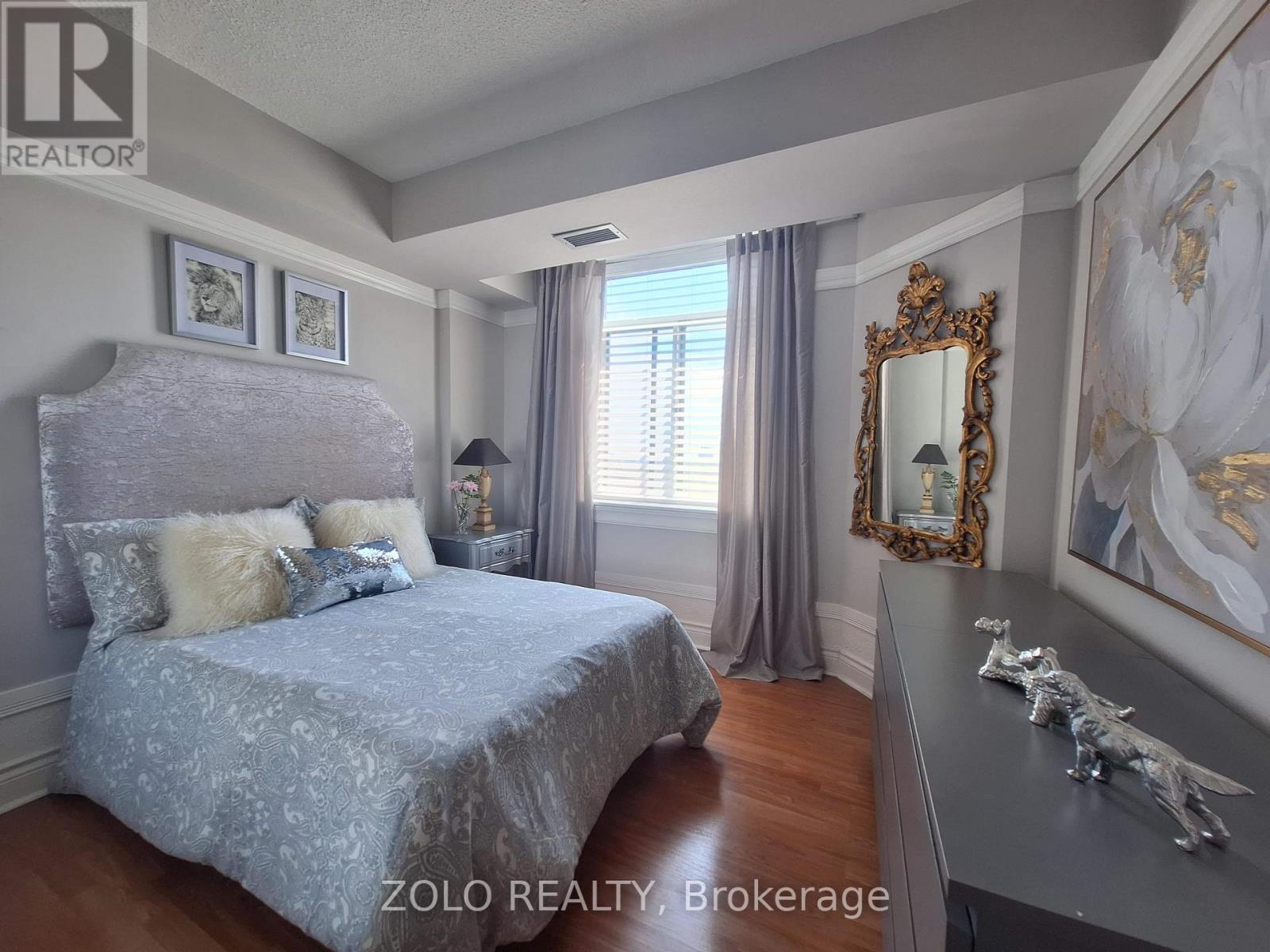 1001 - 300 Webb Drive, Mississauga, Ontario  L5B 3W3 - Photo 17 - W12822200