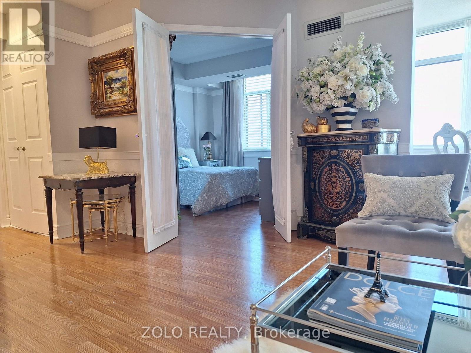 1001 - 300 Webb Drive, Mississauga, Ontario  L5B 3W3 - Photo 7 - W12822200