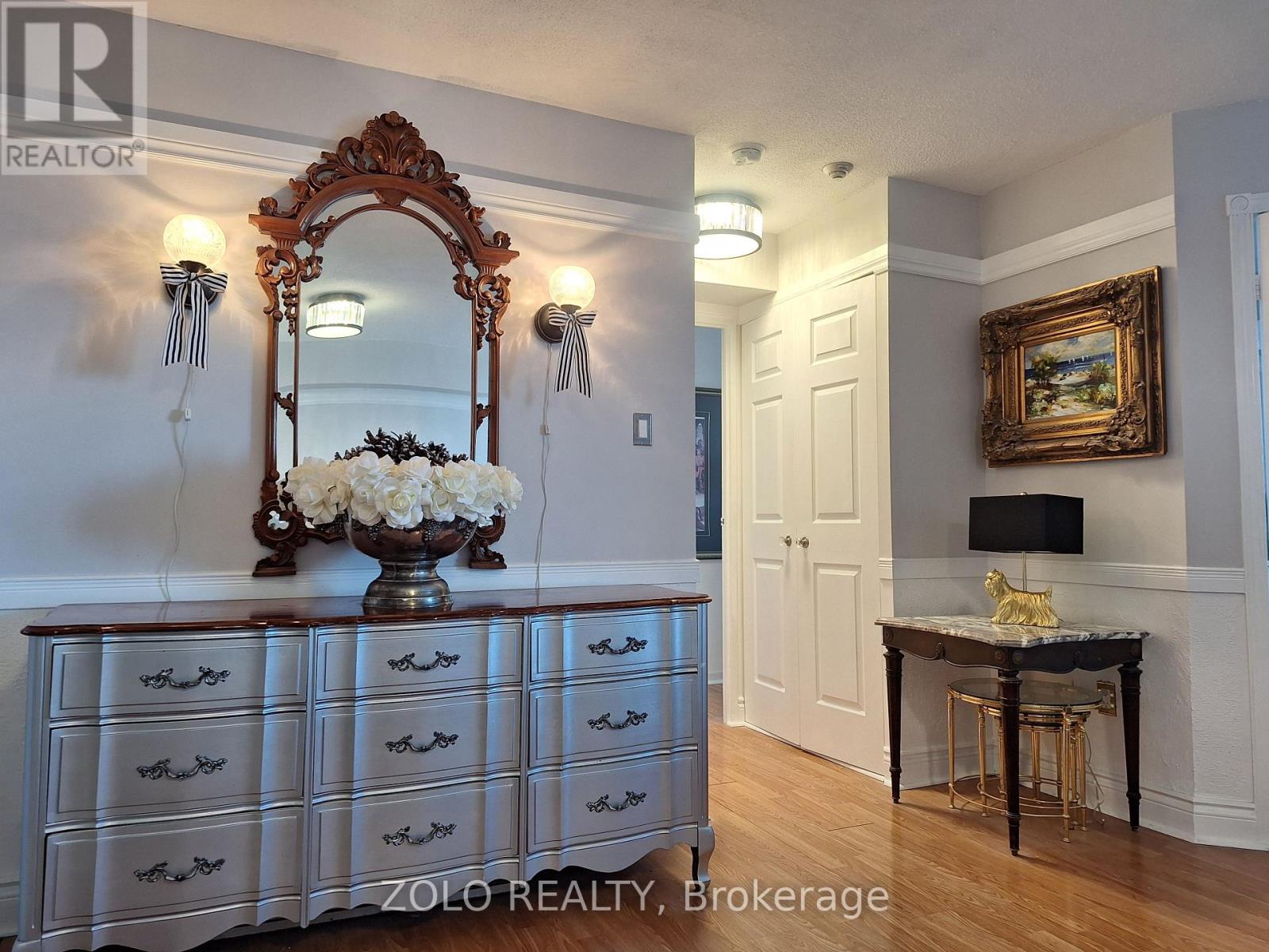 1001 - 300 Webb Drive, Mississauga, Ontario  L5B 3W3 - Photo 8 - W12822200