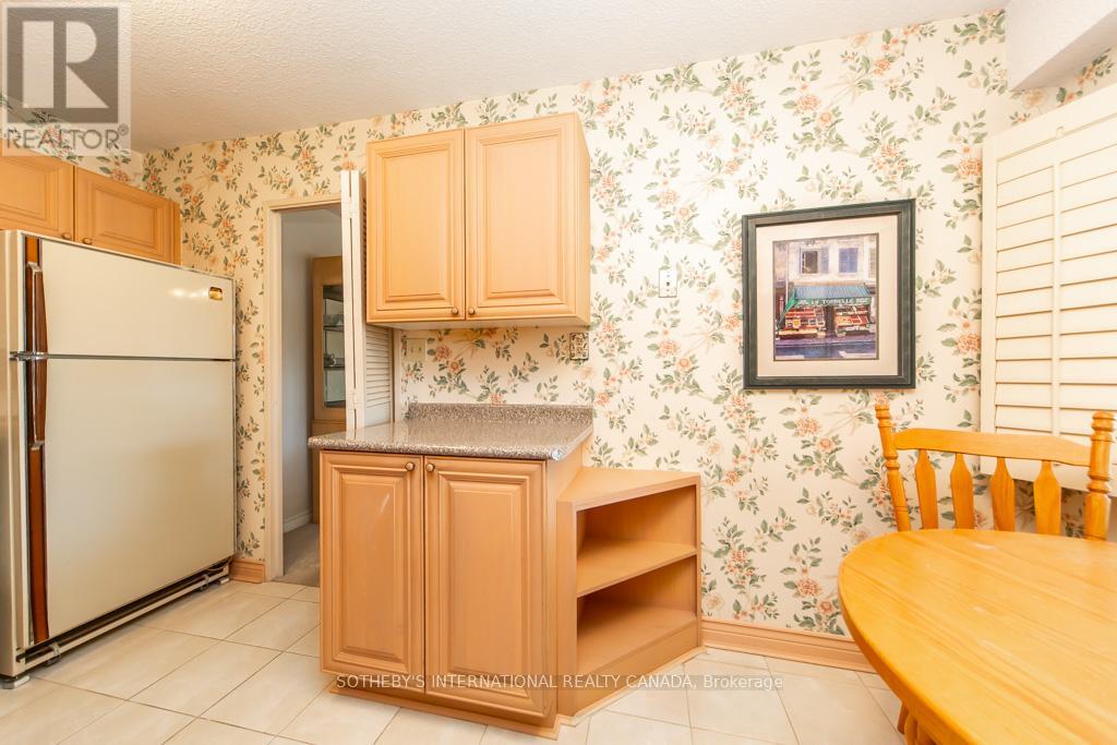 302 - 260 Scarlett Road, Toronto, Ontario  M6N 4X6 - Photo 19 - W12822208